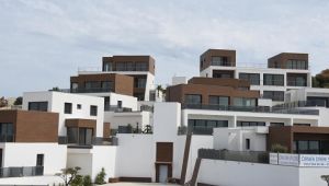Çeşme'de otel ruhsatlı binalar ev olarak satılıyor... Turizm'e hiçbir katkısı yok!