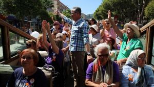 Gaziemir'de Alzheimer farkındalığı için anlamlı etkinlik