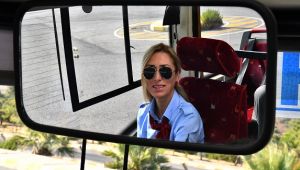 İzmir'de otobüslere kadın eli değdi