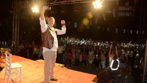 Levent Üzümcü Torbalı'da ayakta alkışlandı
