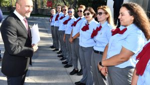 Tunç Soyer İzmir'in kadın şoförlerini tebrik etti!