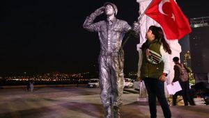 29 Ekim'de 24 saatlik canlı heykel gösterisi