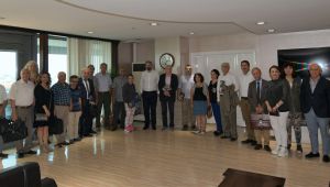 Başkan Gümrükçü Çiğlili Sanatçılarla Bir Araya Geldi