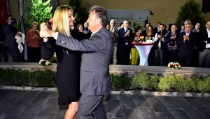 Başkan İduğ'dan vals gösterisi
