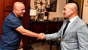 Başkan Soyer'den örnek personele teşekkür