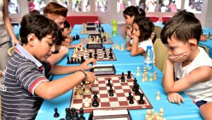 Bornova'da 'Satranç Ustası Minikler' yarışacak