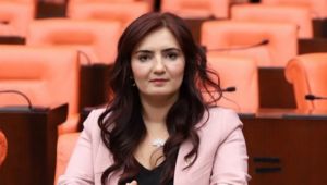 CHP'li Kılıç'tan Hukuk Fakültesi çıkışı: 19 fakültenin dekanı hukukçu değil!