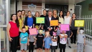 İZELMAN’ın miniklerinden can dostlara mama