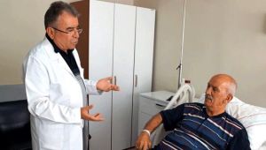 Kalp krizi geçirdiği sanılan adamın yemek borusundan 8 santimetrelik kitle çıktı