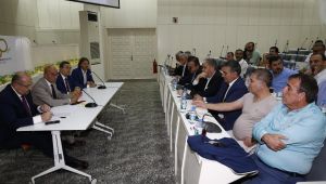 Konak'ta büyük buluşma: 50 iş adamıyla bir araya geldi