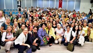 Neptün Soyer, Bornovalı kadınlarla biraraya geldi