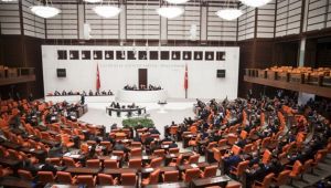 AKP'nin Meclisteki koltuk sayısı düştü!