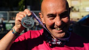 Başkan Soyer İstanbul Maratonu koşusu