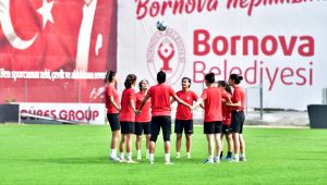 Bornova'da milli maç heyecanı