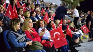 Bornova Stadı’nda ilk milli maç heyecanı