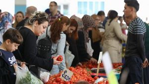 Buca semt pazarı hizmete başladı