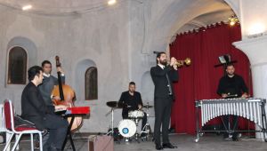 Çeşme’de caz rüzgarı