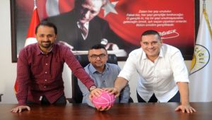 Çiğli Belediyespor'dan 'pembe top' desteği