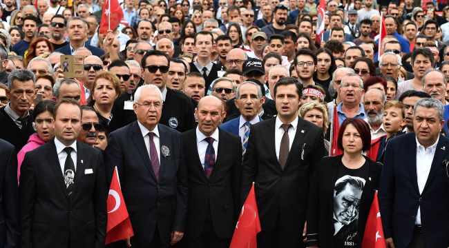 İzmir Atatürk'e Saygı Yürüyüşü’nde buluştu