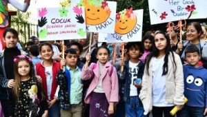 İzmir’de Çocuk Hakları Günü kutlandı