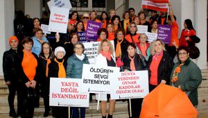 Kadına şiddette İzmirliler tek yürek