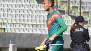Karşıyaka'da Mehmet formayı kaptı