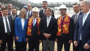Kasapoğlu ve Yıldırım'dan Alsancak ve Göztepe Stadyumlarına ziyaret