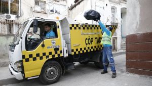 Konak'ta dar sokaklara 'Çöp Taksi' çözümü