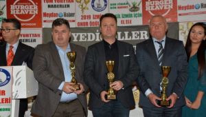 2019 İzmir Onur Ödülleri'nden Başkan Aksoy'a "En Halkçı Belediye Başkanı" ödülü
