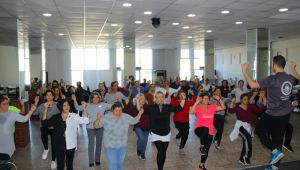 Çeşme’nin kadın efeleri sahnede!