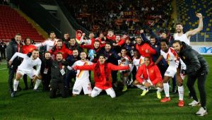Göztepe’yi orta sahası taşıyor