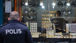 İzmir'de o ilçede silahlı kuyumcu soygunu!