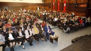 Konak’ta, Türk kadınının siyasette 85 yılı konuşuldu
