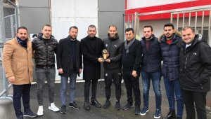 Altay'ın kralı ödülünü aldı