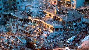 Berna Can yazdı... Yangın- Virüs- Deprem ve –Mış Gibi Yapmak Üzerine…