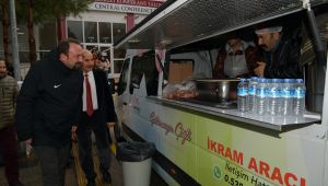 Çiğli Belediyesi soğuklarda üniversite öğrencilerinin yanında