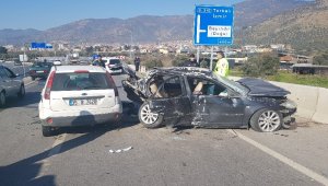 Dikkatsizlik kaza getirdi: 3'ü ağır 8 yaralı