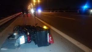 İzmir'de motosikletten düşen genç hayatını kaybetti