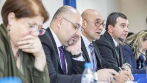 Bergamalı 137 muhtara Büyükşehir'in projeleri anlatıldı 