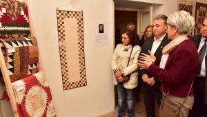 Bornova’da resim, heykel ve kırkyama aynı sergide