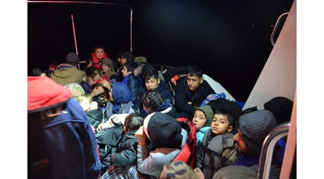 İzmir'de 52 kaçak göçmen yakalandı