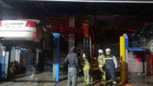 İzmir'de oto tamir atölyesinde korkutan yangın