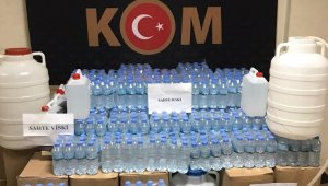 İzmir'de sahte içki imalathanesine baskın