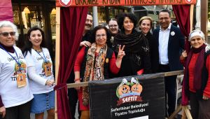 “Kadınların Sahnedeki Sesi” İzmir Sanat’taydı