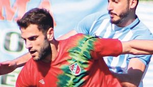 Karşıyaka zirve yolunda kayıpsız ilerliyor