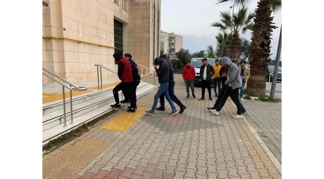 Kiraladıkları araçla hırsızlık yapan şüpheliler yakalandı