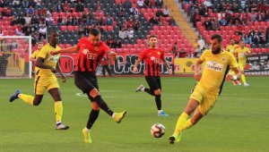 Menemenspor çıkış arıyor