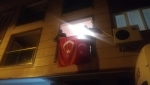 Oğlunun şehadet haberini ziyarete gittiği evde öğrendi