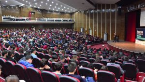 Torbalı’da Kariyer Söyleşileri’nin ilki gerçekleşti