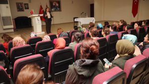Bayraklı'da 'Kadın hakları' semineri